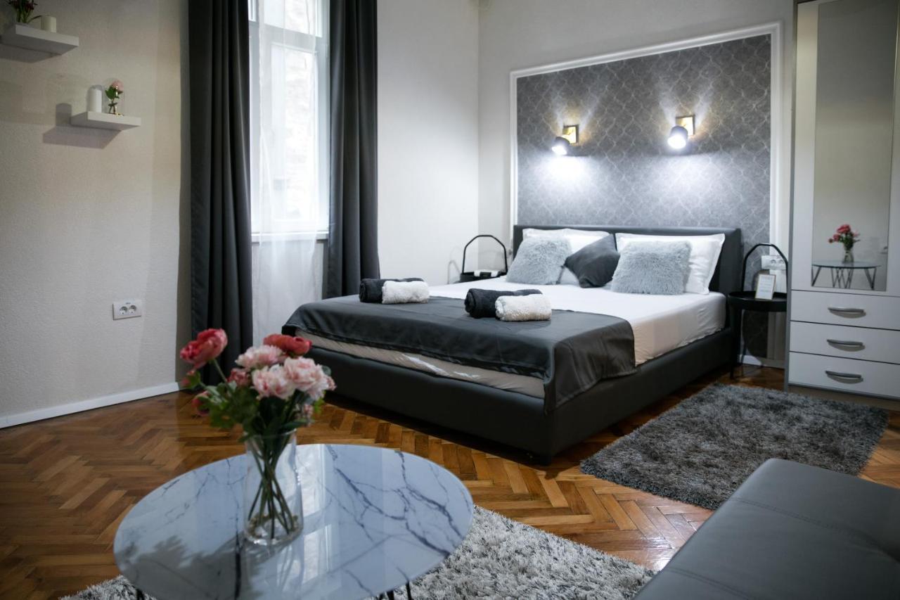 Natalie'S Place Beograd Bagian luar foto